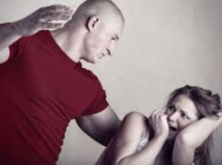 Таганроженка вызвала мужчин на откровенность: За что вы можете поднять руку на женщину?