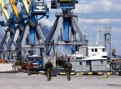 Порт Мариуполя начали использовать для грузоперевозок в Таганрог