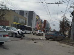  Вечно актуальная тема в Таганроге - это  дороги