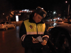 Экипаж ДПС задержан в Таганроге при получении взятки