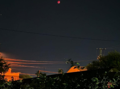 Напугала и очаровала: 55 фото «кровавой Луны» над Таганрогом