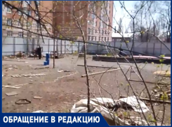 А так можно было? Парковка в Таганроге доставляет неудобства жителям 