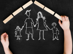 Прокуратура информирует губернатора региона о нарушении прав детей