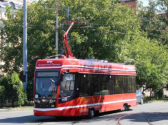 Душегубки: в таганрогских трамваях не работают кондиционеры - пассажиры негодуют, «Синара» обещает 