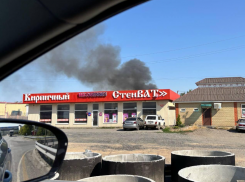 В Самбеке горело так, что столб дыма видели в Таганроге - запах был специфический