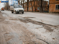 Голубев дал обещание убрать ямы на дорогах Ростовской области до 1 мая 