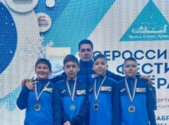 Команда из Таганрога завоевала серебро на фестивале по керлингу