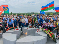 Жители отдали дань памяти защитникам Самбекских высот