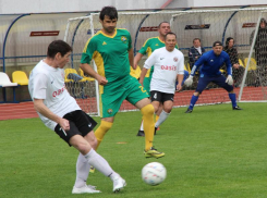 В Таганроге прошел турнир по футболу, посвященный памяти ветерана таганрогского футбола Зая Леонидовича Андреева