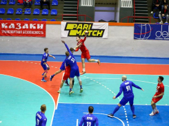 Таганрогские гандболисты вырвали победу у гостей из Уфы