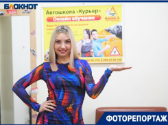 Сказ о том, как Настя Чехова устала ездить на маршрутках и решила получить права