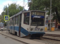 В Таганроге трамвай сбил девушку-меломанку