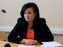 В Таганроге, возможно,  на взятке  попалась Елена Лабуцкая, начальник управления торговли