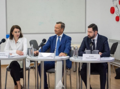 Первый зампред Совфеда РФ Андрей Яцкин побывал в Таганроге, в «Точке кипения» ИТА ЮФУ