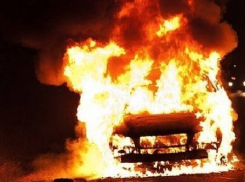 Вандалы в Таганроге сожгли автомобиль