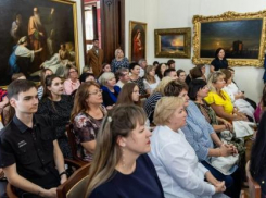В Таганроге прошла презентация фото-проекта «Ожившие картины»