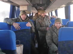 Российские военные возвращаются из плена ВСУ, среди них - четверо из Ростовской области