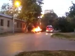 Возле «Петровских казарм» в Таганроге сгорело авто