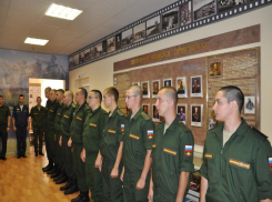  Проводили в армию: таганрожец будет служить в научной роте