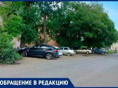 4 месяца назад «Благоустройство» Таганрога должно было установить ограждение, но оно так и не появилось