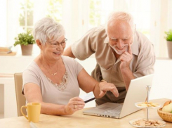 Таганрогские пенсионеры могут повысить свою компьютерную грамотность