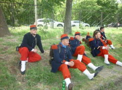 Алексей Махов наградил благодарственными письмами организаторов реконструкции Крымской войны 1855 года