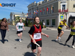 Сотни таганрожцев приняли участие в эстафете ко Дню Победы
