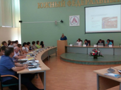 Педработники Таганрога  собрались на конференцию, чтобы обсудить достижения и проблемы