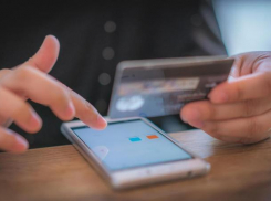 Таганроженка потеряла все свои сбережения после разговора с мошенником