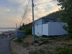 «Типа «мы» и «жо»: Туалет и дохлая рыба - «достопримечательности» Центрального пляжа в Таганроге