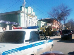 В Таганроге девушка на «Матизе» сбила человека напротив здания администрации