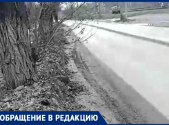  В Таганроге убрали часть забора у медсанчасти и создали опасную аварийную ситуацию