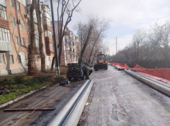 В Таганроге приступили к монтажу нового участка теплотрассы на улице Пальмиро Тольятти