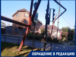 Ждут, когда до взрыва дойдёт?: никому нет дела до повреждённой газовой трубы у дороги