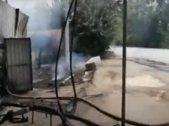 Недалеко от Таганрога на заправочной станции произошел крупный пожар 