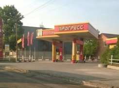 Дорожные рабочие лишили АЗС клиентов в Таганроге