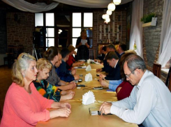 В Таганроге «независимый и честный» депутат, изгнанный из ЕР, присматривается к новой партии