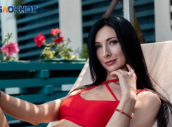 Екатерина Лукиева вступает в жаркий конкурс «Фотосессия в купальниках»