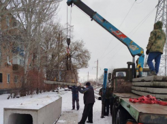 Таганрожцам положат новые трубы и обещают сохранить им отопление во время ремонта