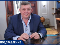 Сегодня день рождения отмечает основатель и главный редактор медиахолдинга «Блокнот» Олег Пахолков