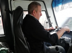 В Таганроге водитель маршрутки пожалел забывчивую девушку и дал ей денег