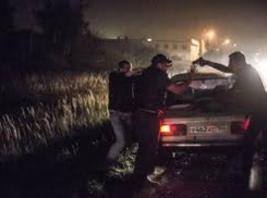 Банду вооруженных таганрожцев, грабивших людей по ночам задержали полицейские 