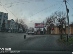 «Молоко сбежало»: оторванное колесо чуть не убило таганроженку с ребёнком