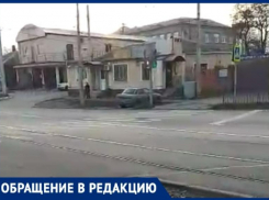 «Школа остается брошенной» - таганроженку беспокоит дорога у школы № 21