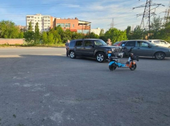 Авария на Мариупольском шоссе: внедорожник сбил велосипедиста