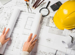 Останется только вырастить сына: кто в Таганроге построит за вас дом и посадит на участке дерево 