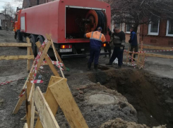 «Водоканал» Таганрога сообщил, как продвигается ремонт коллектора на переулке Батайском