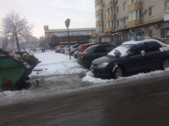 Мусор на машине таганрожца вызвал в городе много толков