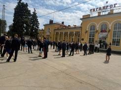 Таганрог готовится к юбилею Победы: патриотическая акция на вокзале