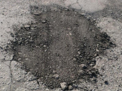 В Таганроге на «проспекте Лисицкого» залатали ямы по пути в поликлинику